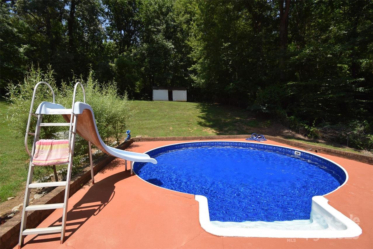 3402 Rollingwood Dr., Gastonia, NC 28052