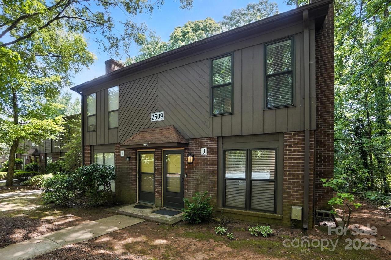 2509 Kilborne Dr. #J, Charlotte, NC 28205