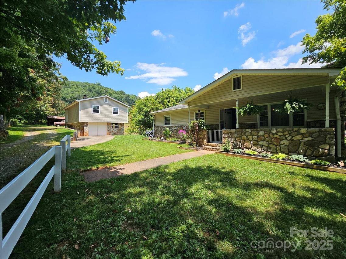 560 Bailey Mountain Rd., Mars Hill, NC 28754