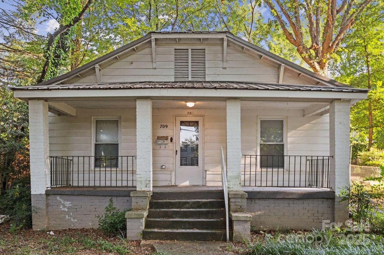 709 E Front St., Statesville, NC 28677