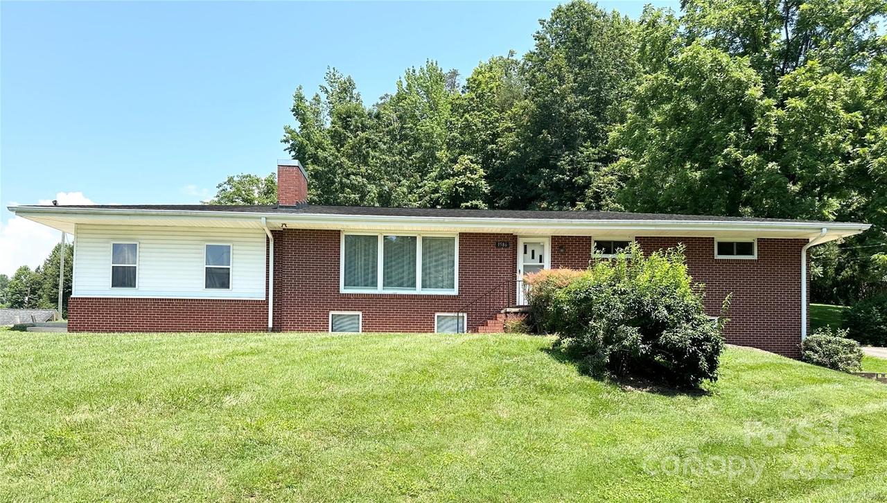 1586 Echo Dr., Lenoir, NC 28645