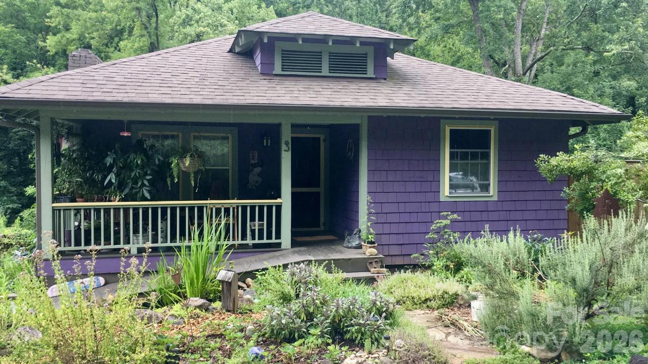 3 Manila St., Asheville, NC 28806