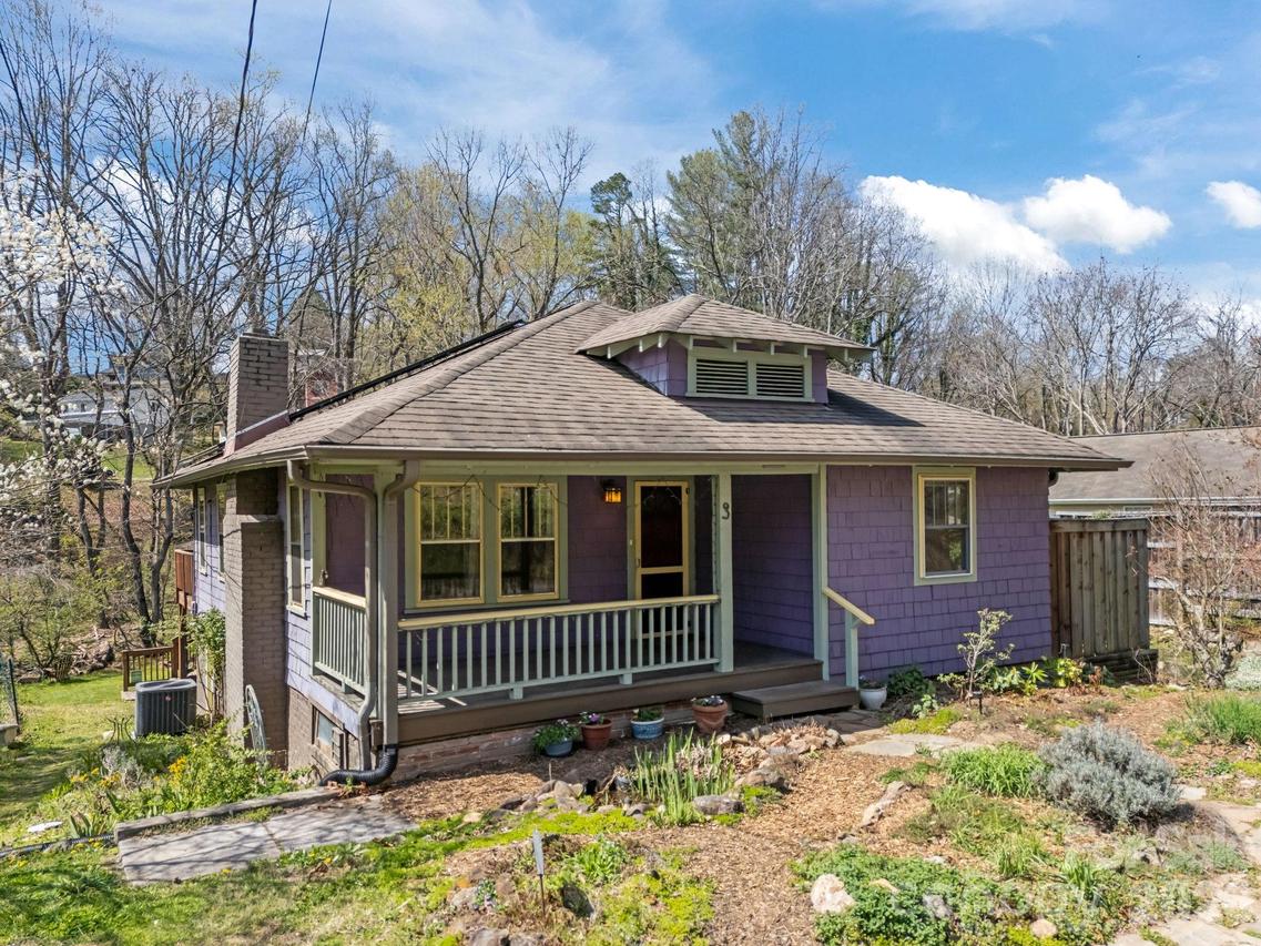 3 Manila St., Asheville, NC 28806