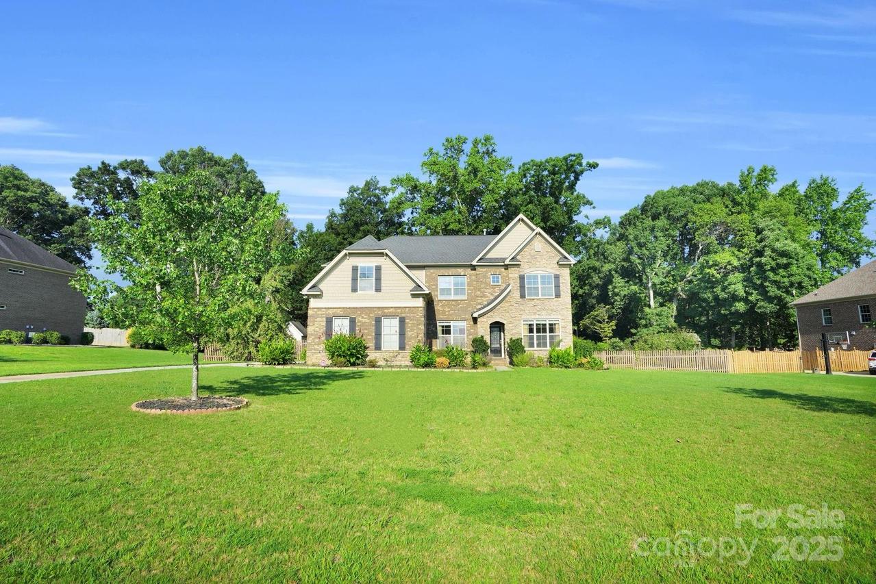 12515 Hashanli Pl., Matthews, NC 28105