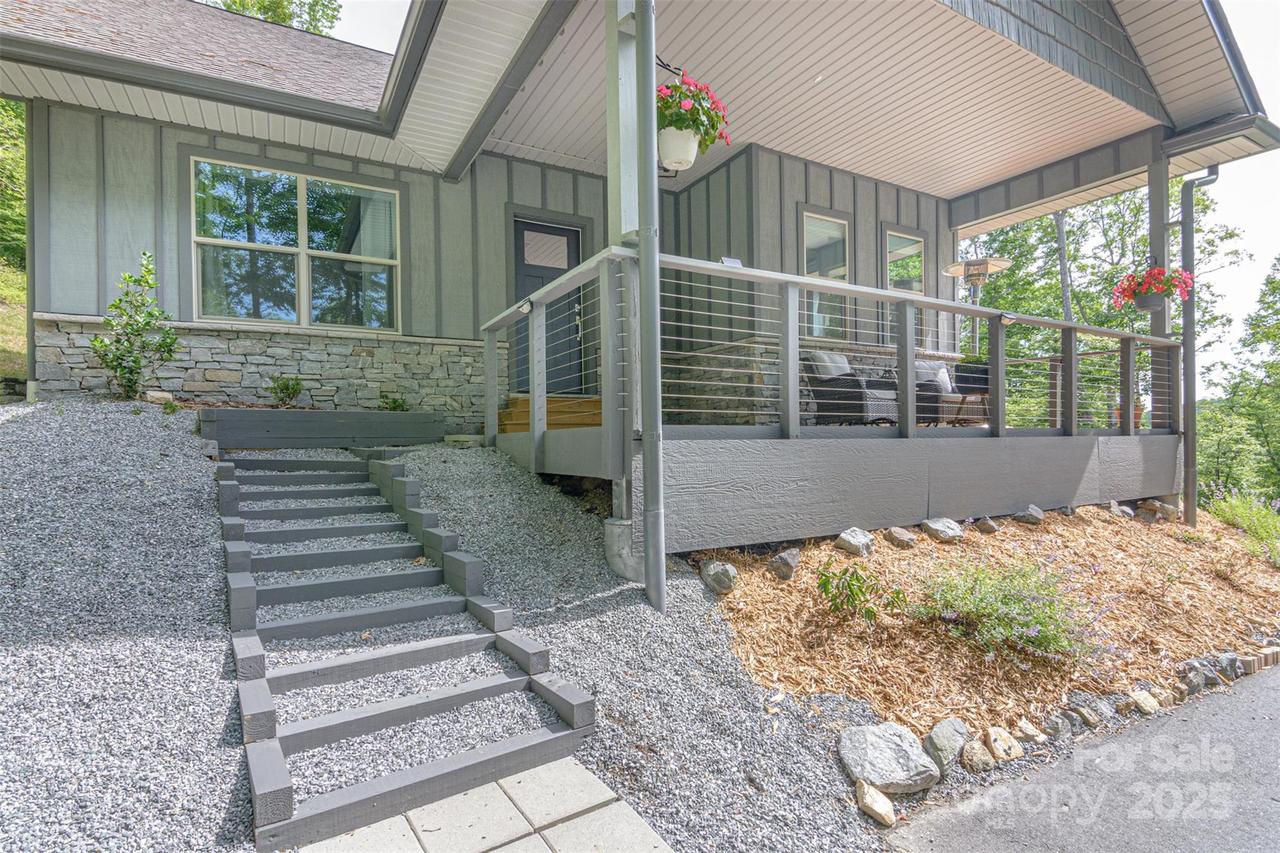 151 Unoga Ct., Brevard, NC 28712