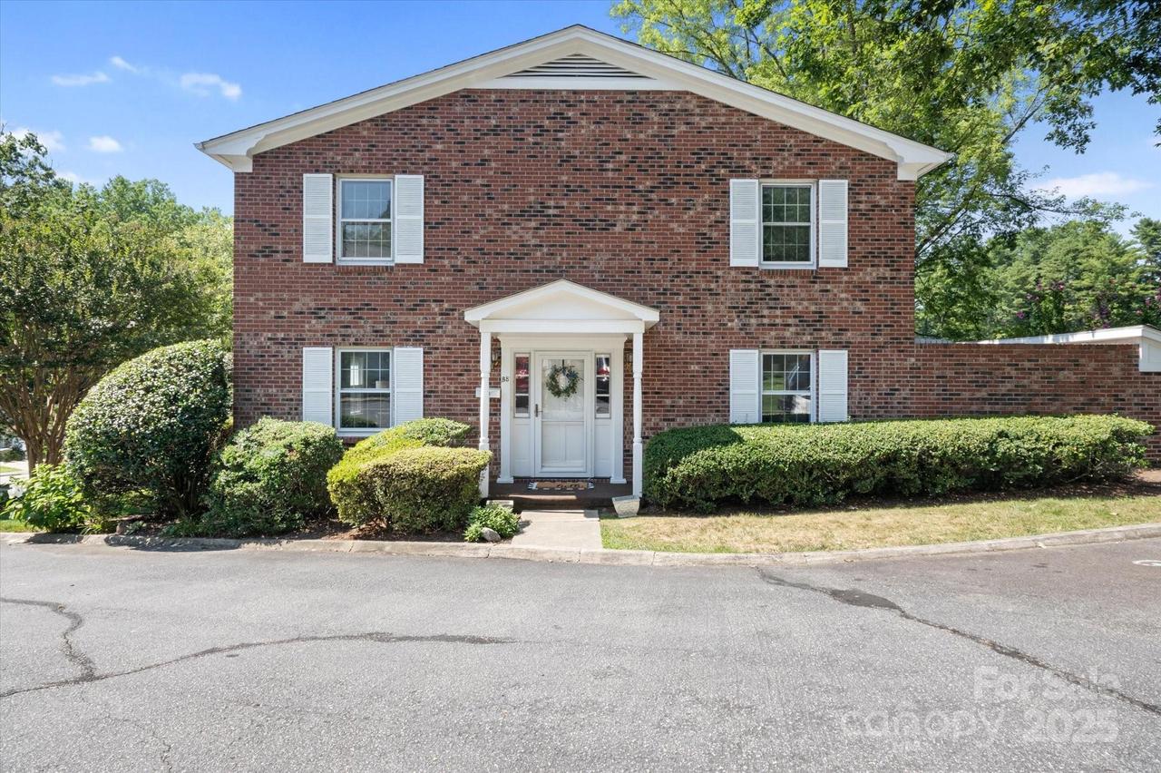 1409 Kensington Rd. #B-8, Hendersonville, NC 28791