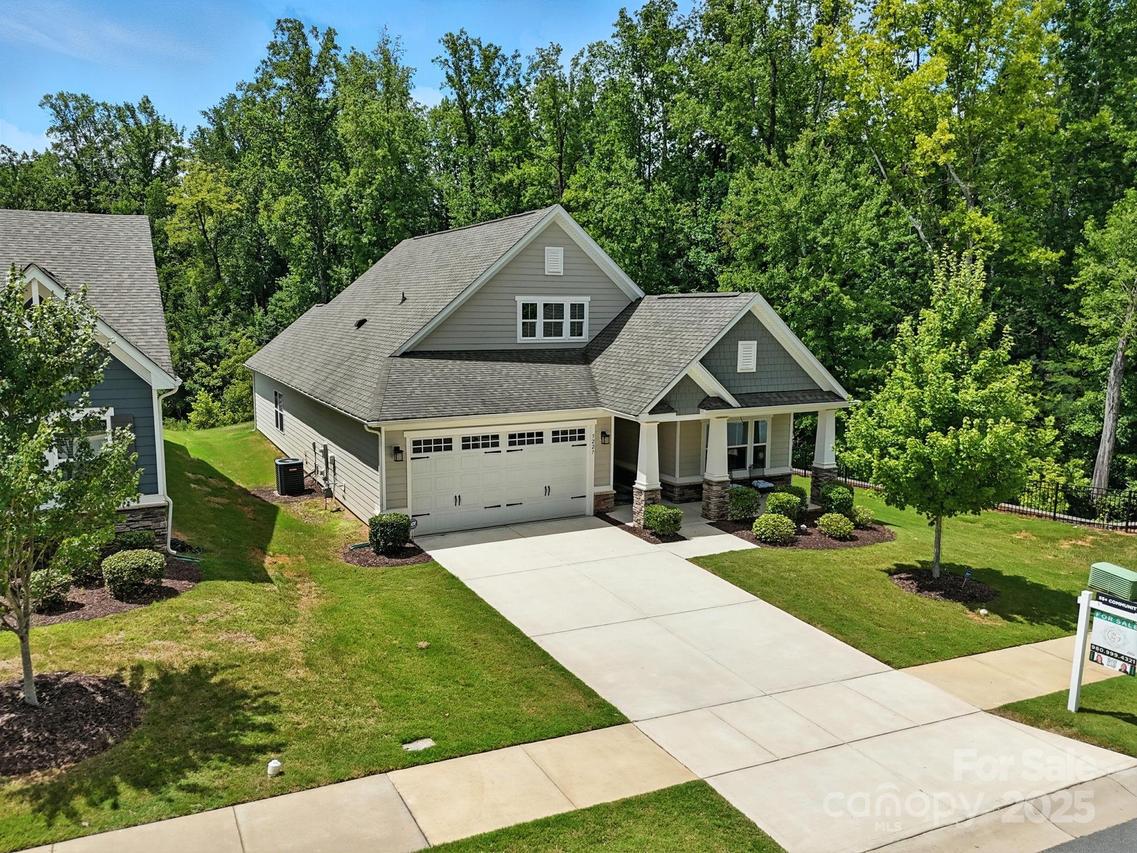 5227 Larewood Dr., Harrisburg, NC 28215