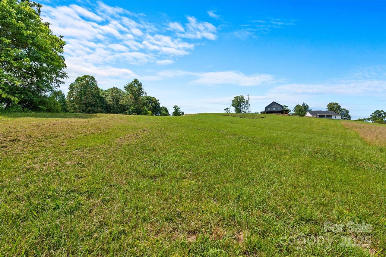 113 Grandview Ridge Dr., Alexander, NC 28701