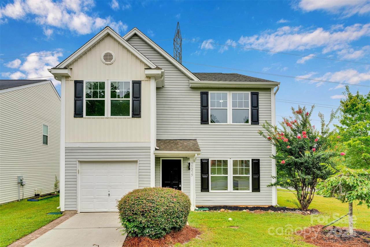 11235 Breezehill Ln., Charlotte, NC 28262