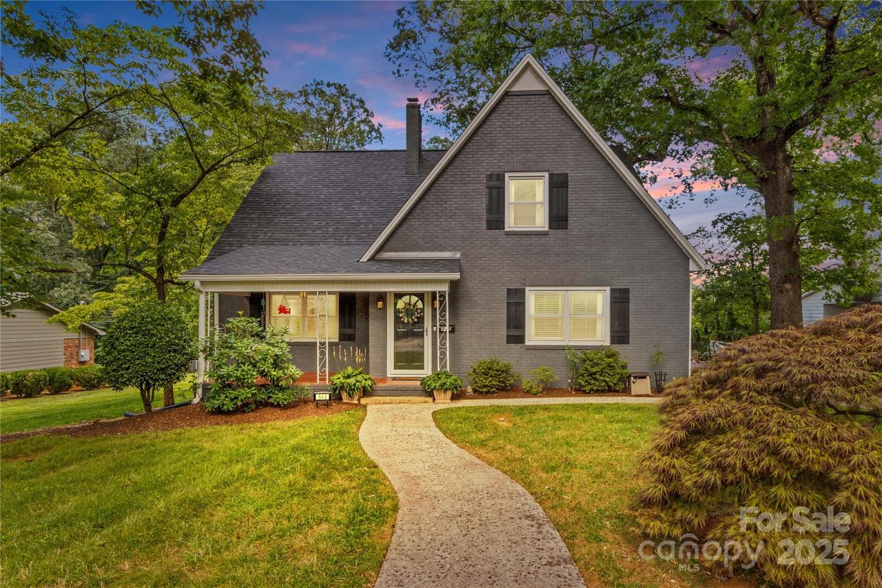848 Woodland Rd., Statesville, NC 28677