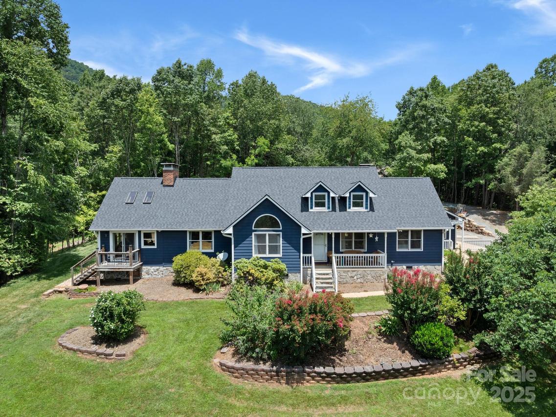 3 Neighborly Dr., Candler, NC 28715