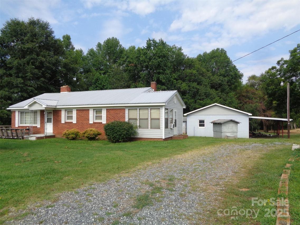 634 Race Path Church Rd., Ellenboro, NC 28040