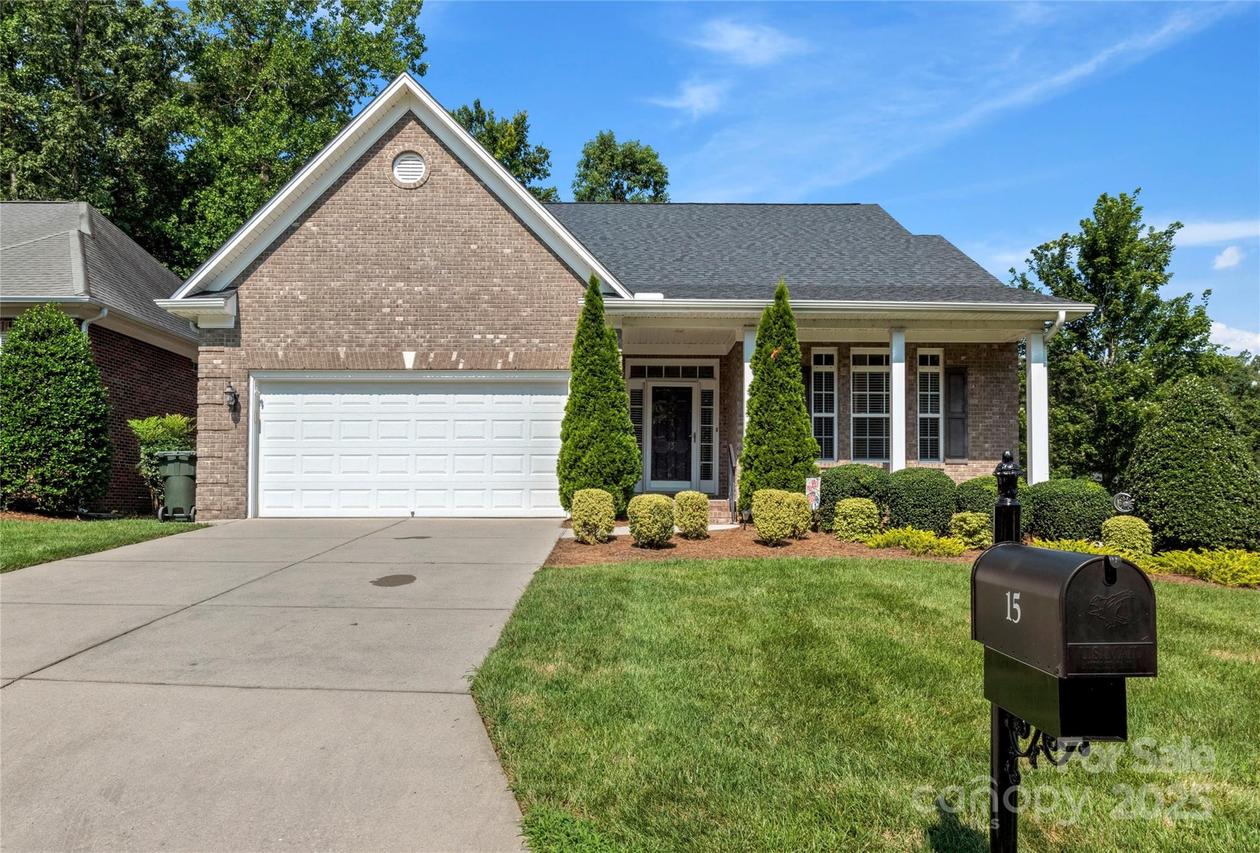 15 Bluff Ridge Ct., Greensboro, NC 27455