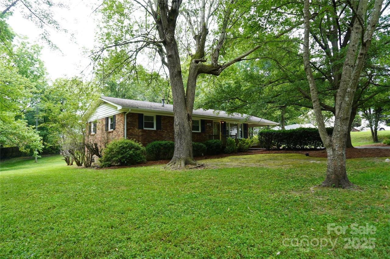 402 E Iowa Ave., Bessemer City, NC 28016