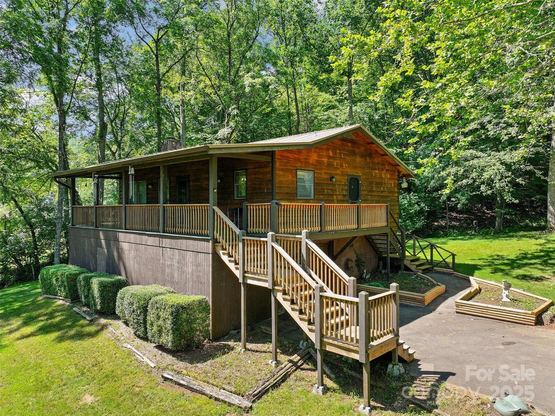 250 Turkey Pen Rd., Franklin, NC 28734