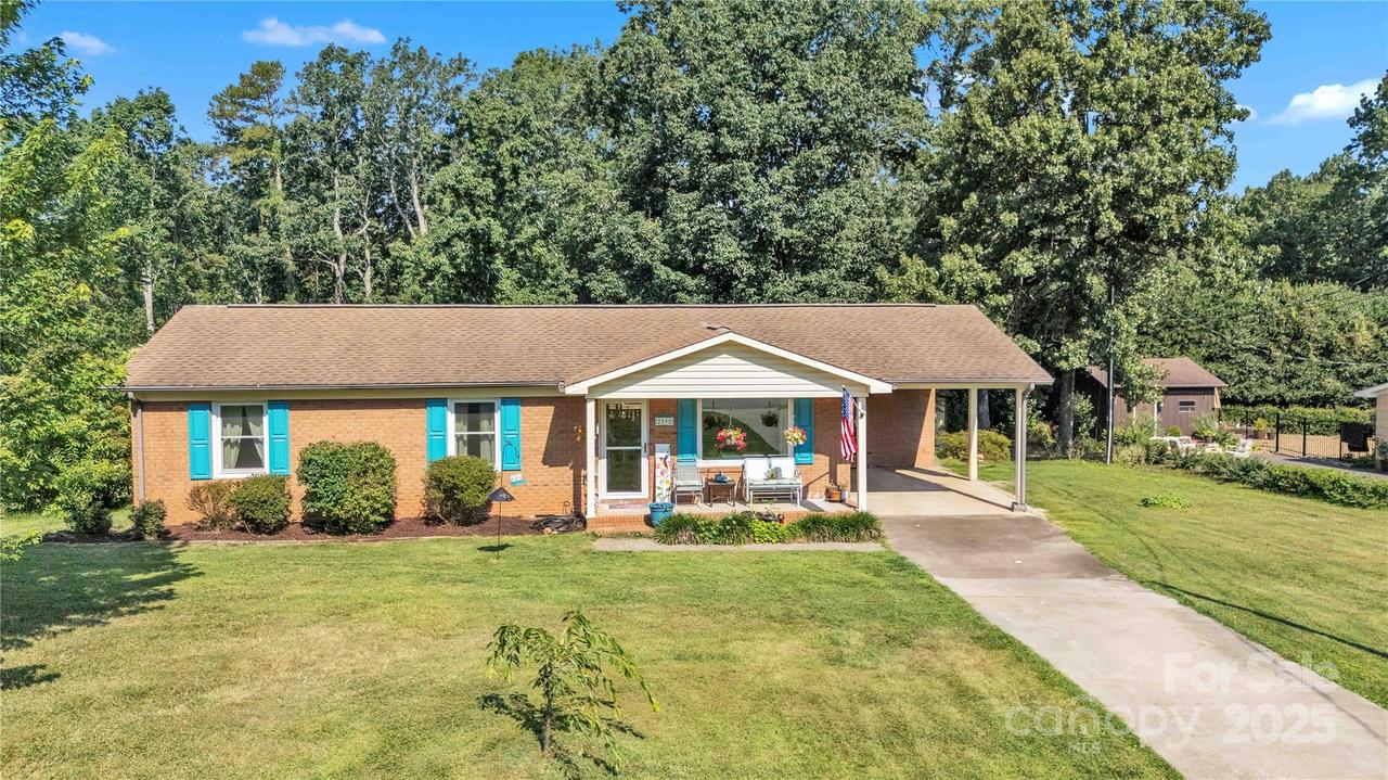 2598 Brookwood Rd., Lincolnton, NC 28092