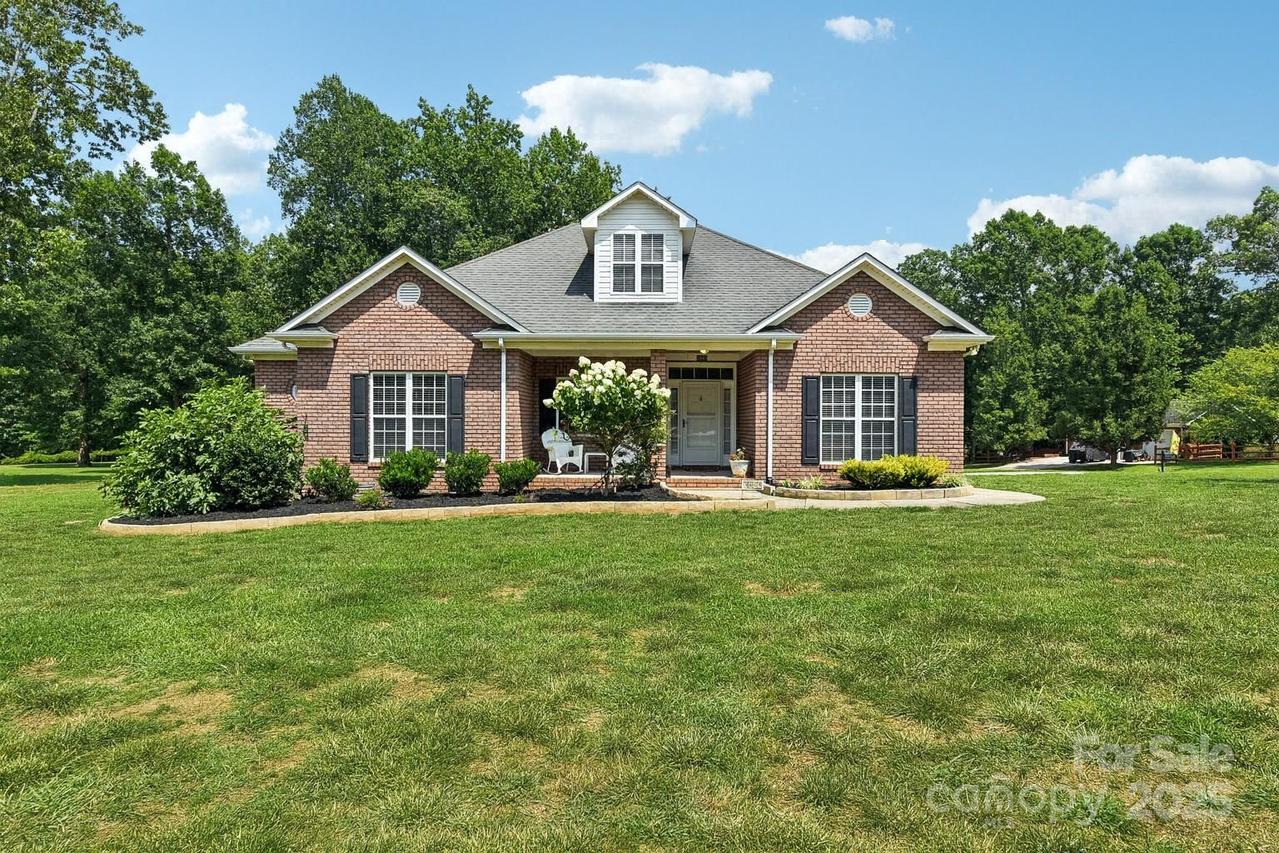 3865 Willow Grove Ln., Concord, NC 28025