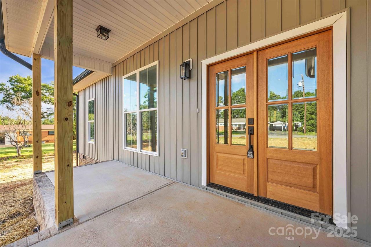 2325 32nd St., Hickory, NC 28601