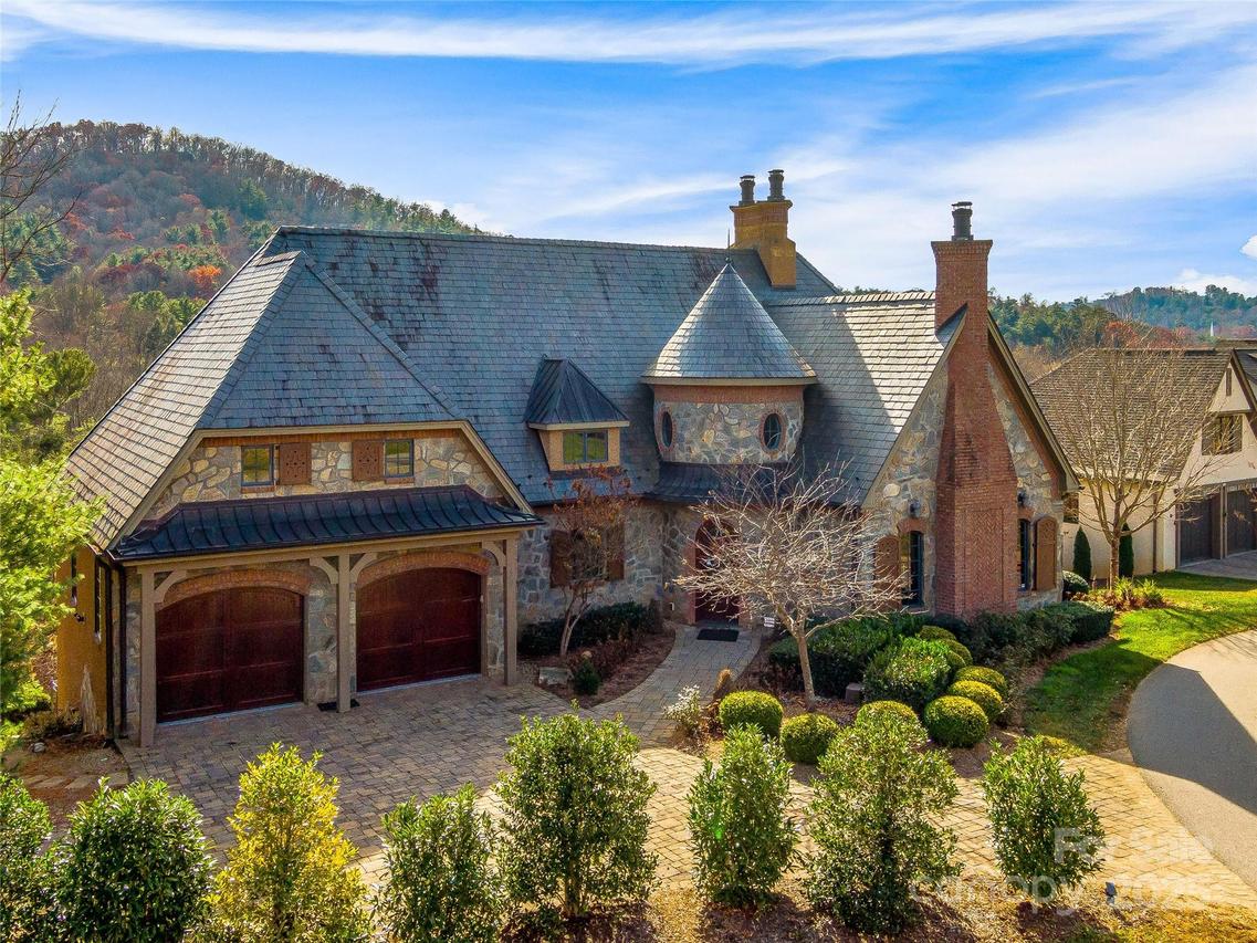 20 Snap Dragon Ct., Asheville, NC 28804