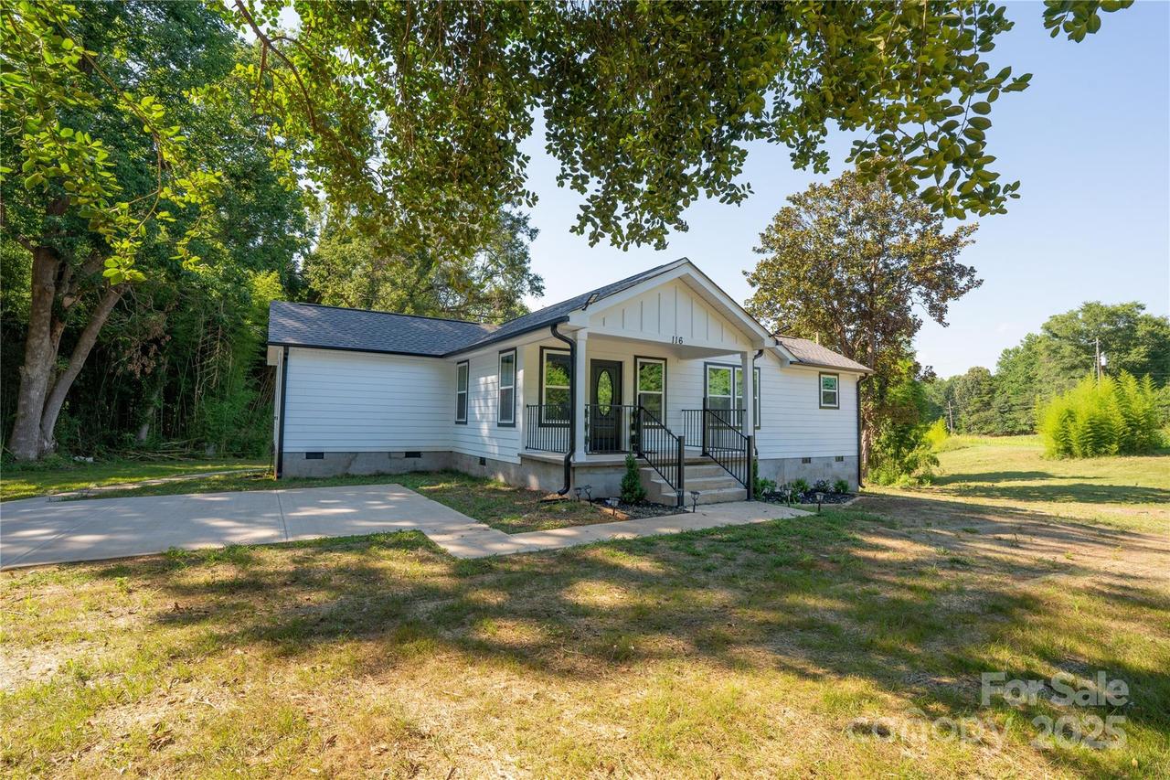 116 Hornets Nest Ct., Bessemer City, NC 28016