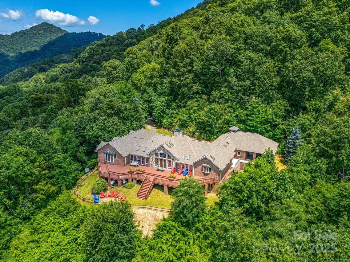 514 Lab Mountain Tr., Clyde, NC 28721