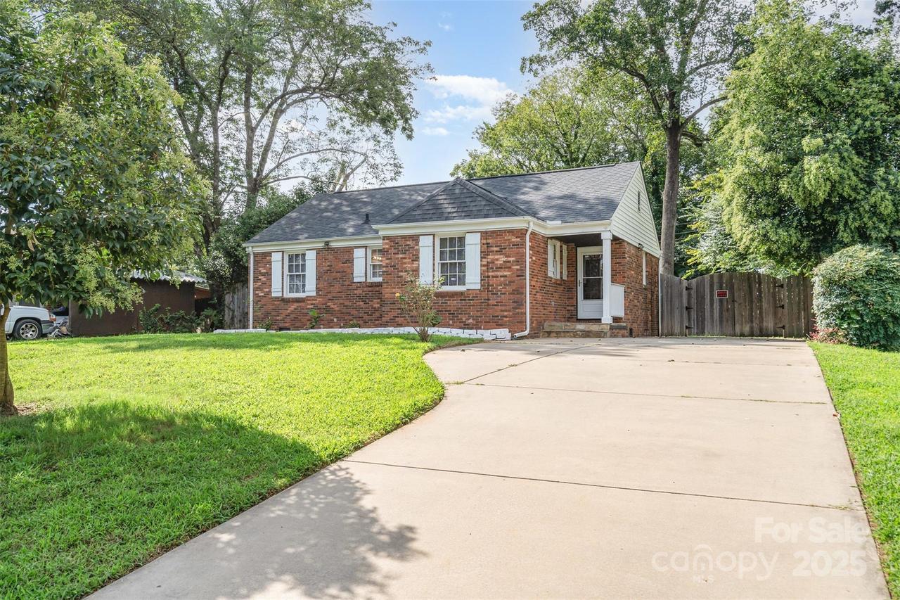 5100 Grapevine Dr. #6, Charlotte, NC 28217
