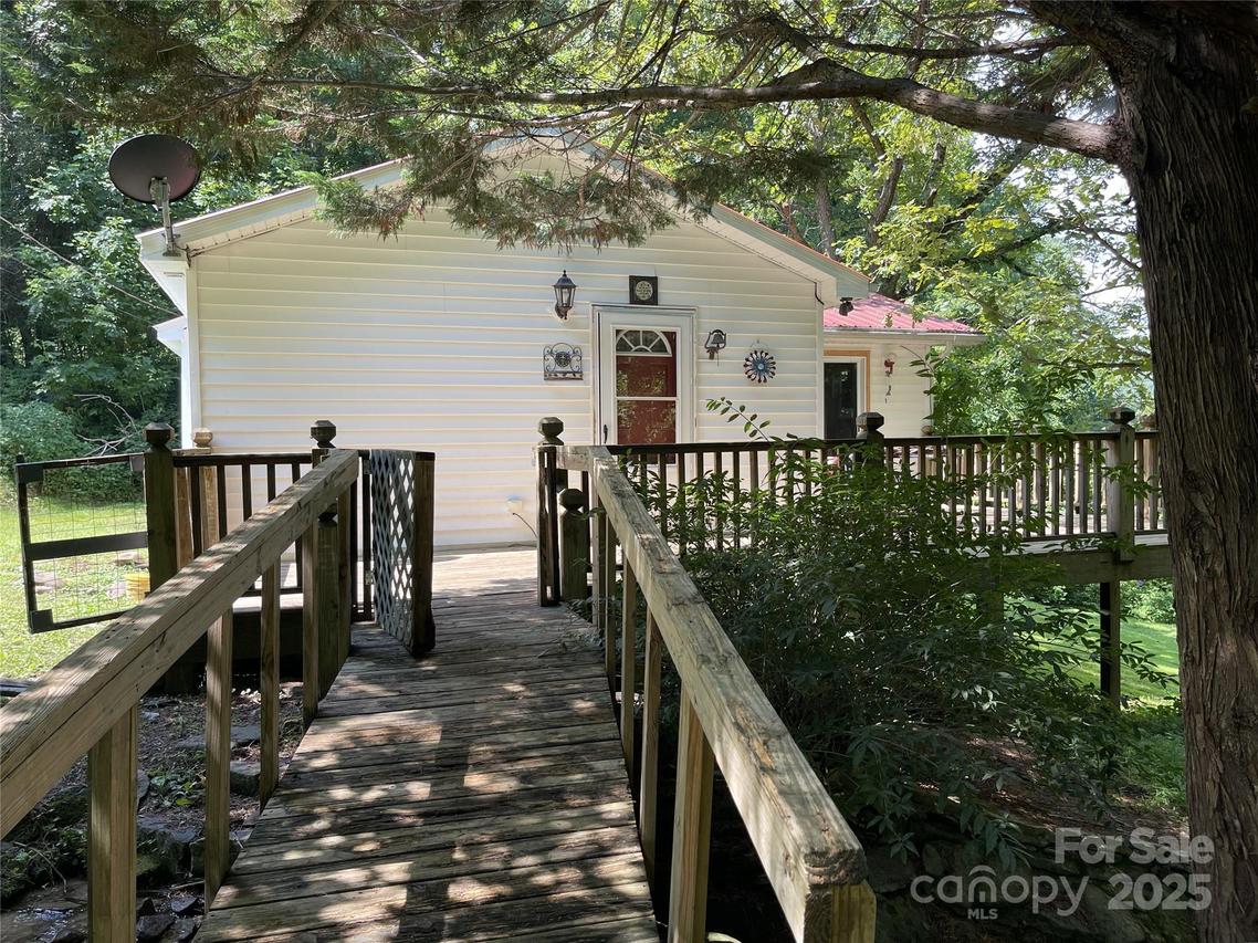 338 New Rd., Robbinsville, NC 28771
