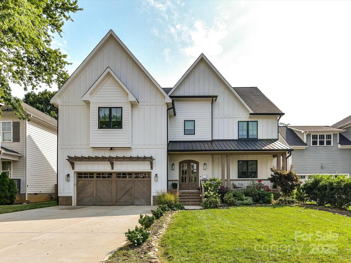 615 Melbourne Ct., Charlotte, NC 28209