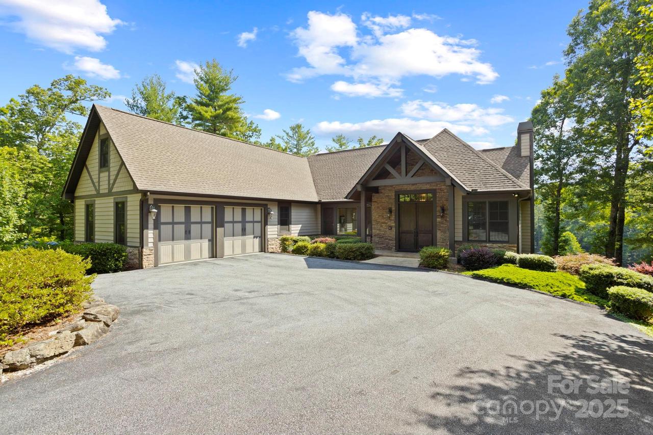 99 Macedonia Dr., Saluda, NC 28773