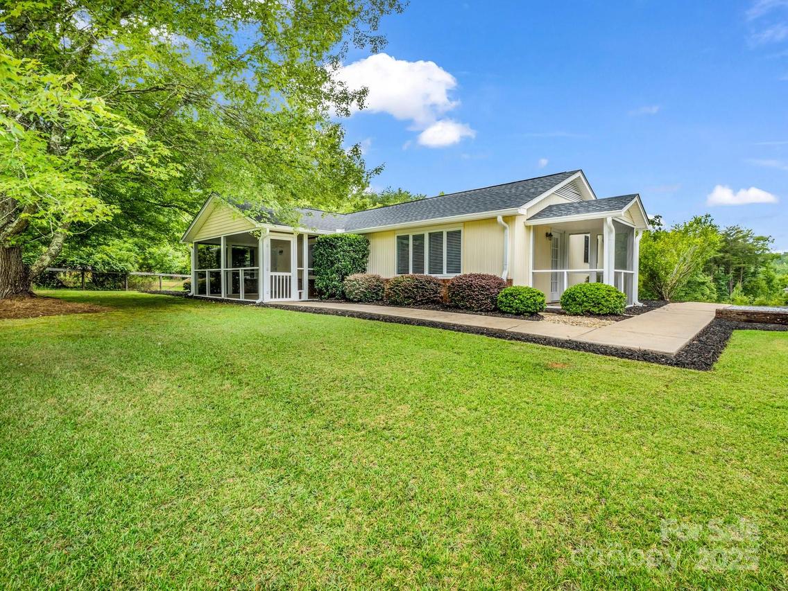 1320 Little Mountain Rd., Columbus, NC 28722