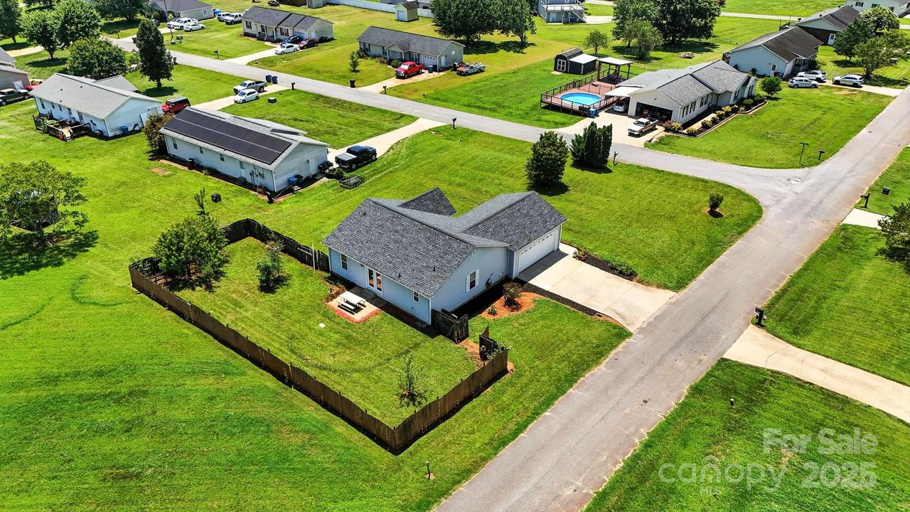 2244 Clearwater Ln., Newton, NC 28658