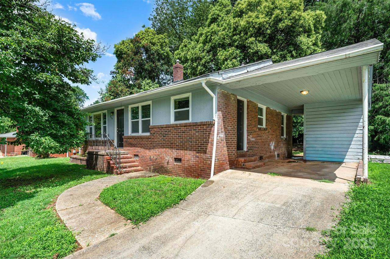 815 Wilbrown Cir., Charlotte, NC 28217
