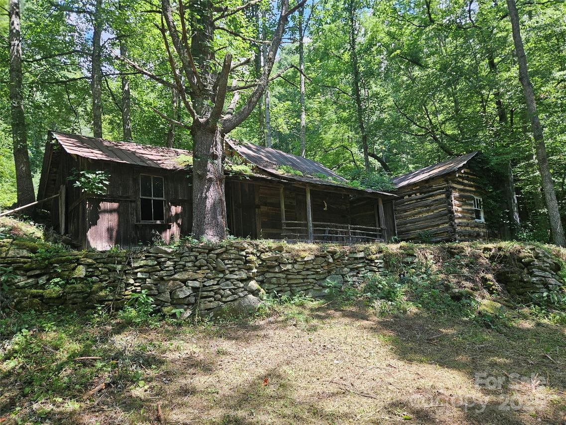 000 Bald Mountain Rd., Burnsville, NC 28714