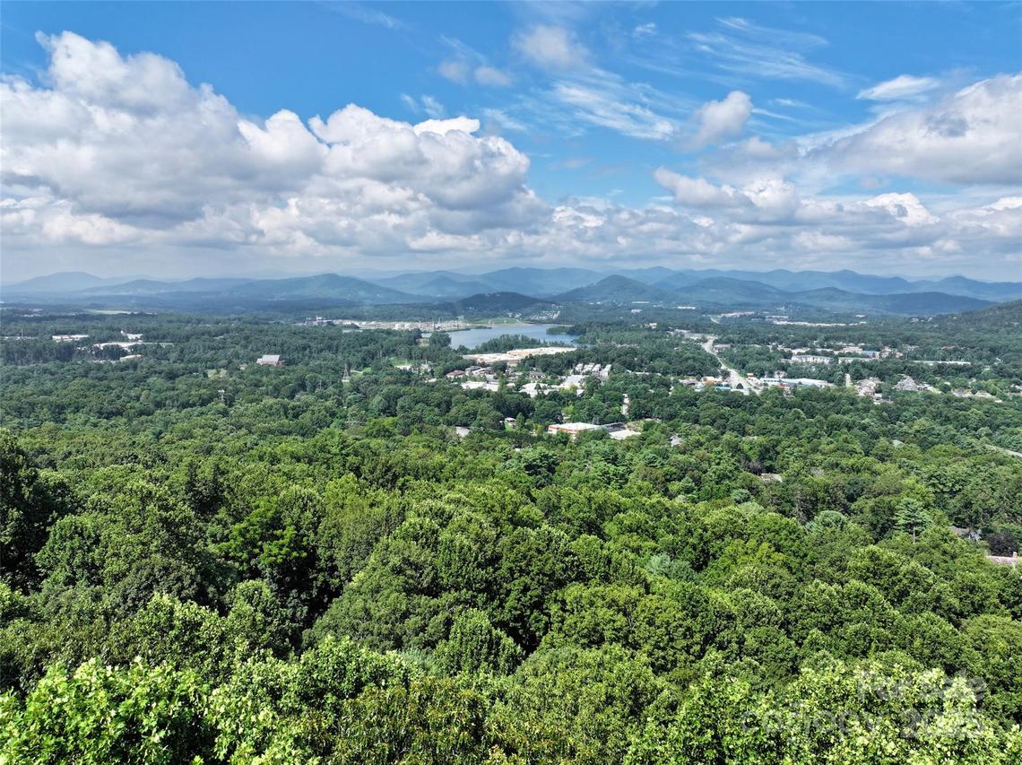 111 High Top Ln., Asheville, NC 28803