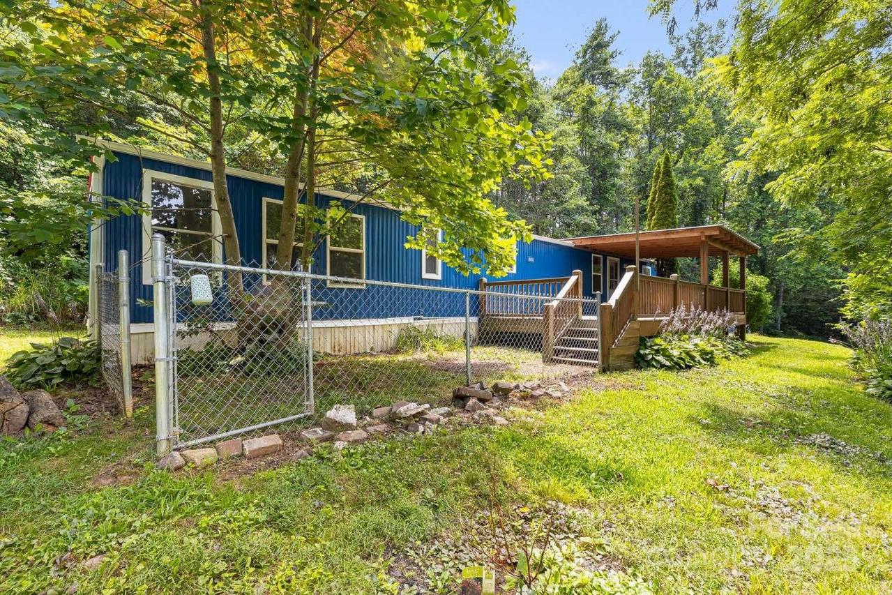 21 Heirloom Dr., Weaverville, NC 28787
