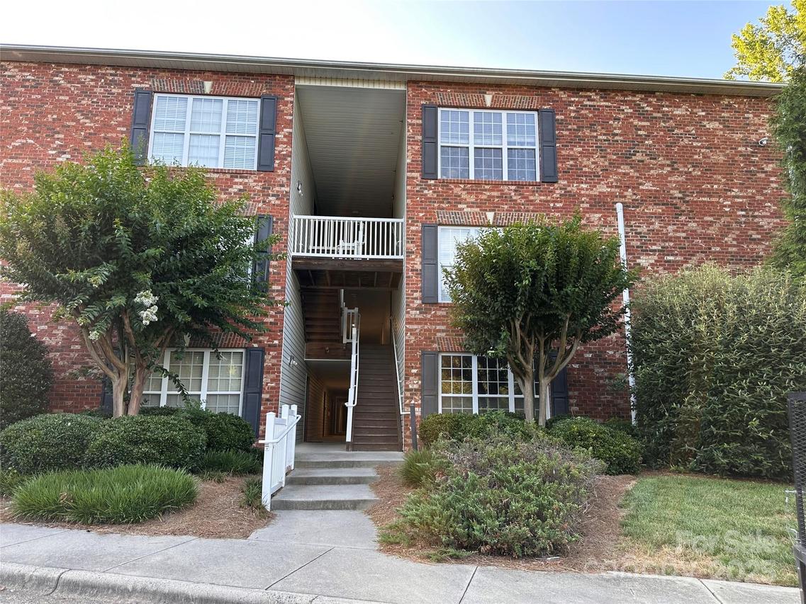 5236 Hilltop Rd., Jamestown, NC 27282