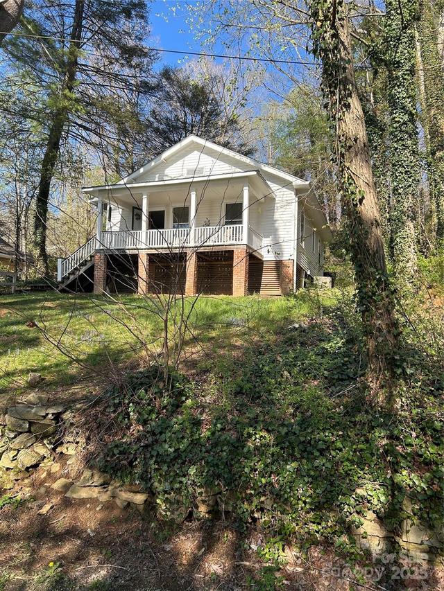 3746 South Lake Summit Rd., Saluda, NC 28773