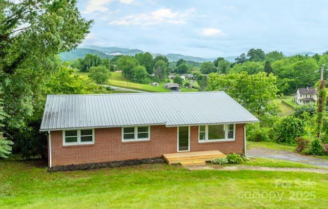 236 Haywood Dr., Canton, NC 28716