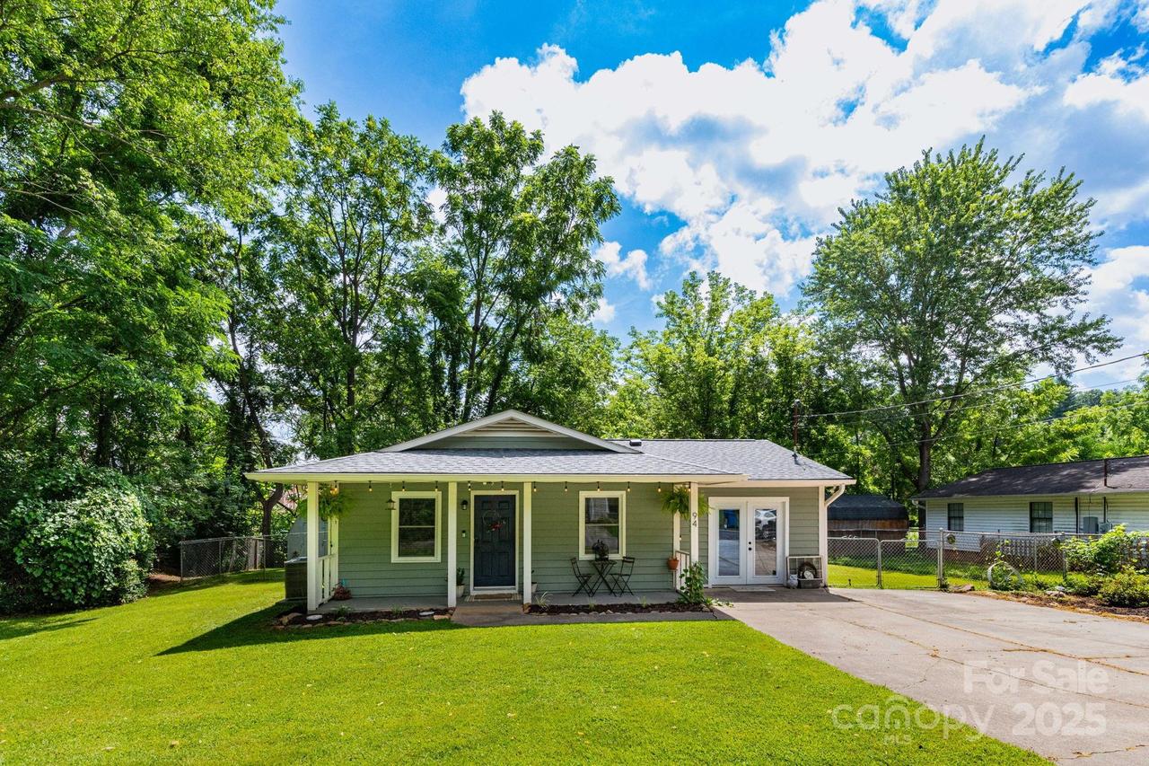 94 Fairhaven St., Clyde, NC 28721