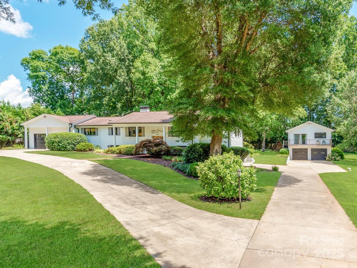 607 W School St., Maiden, NC 28650