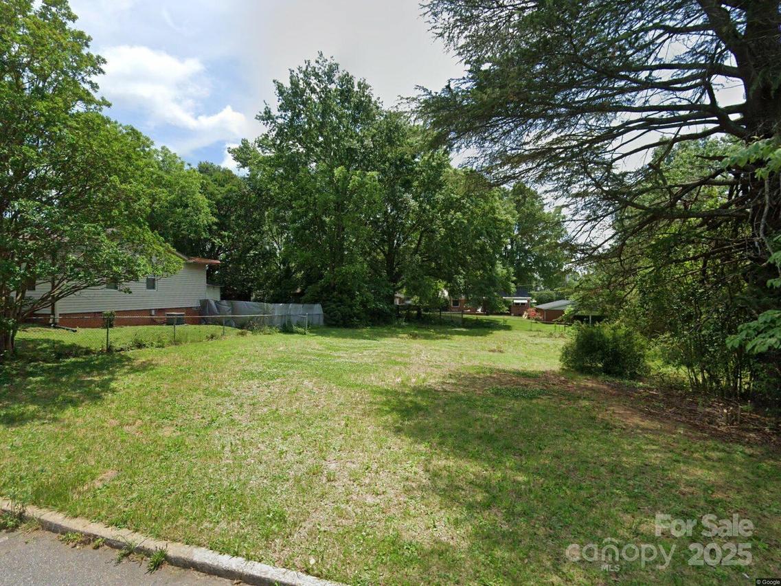 737 5th Ave., Hickory, NC 28602
