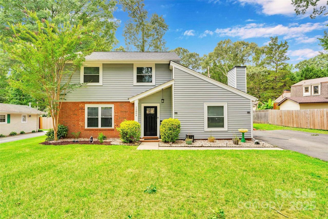 15804 Fairfield Dr., Matthews, NC 28104