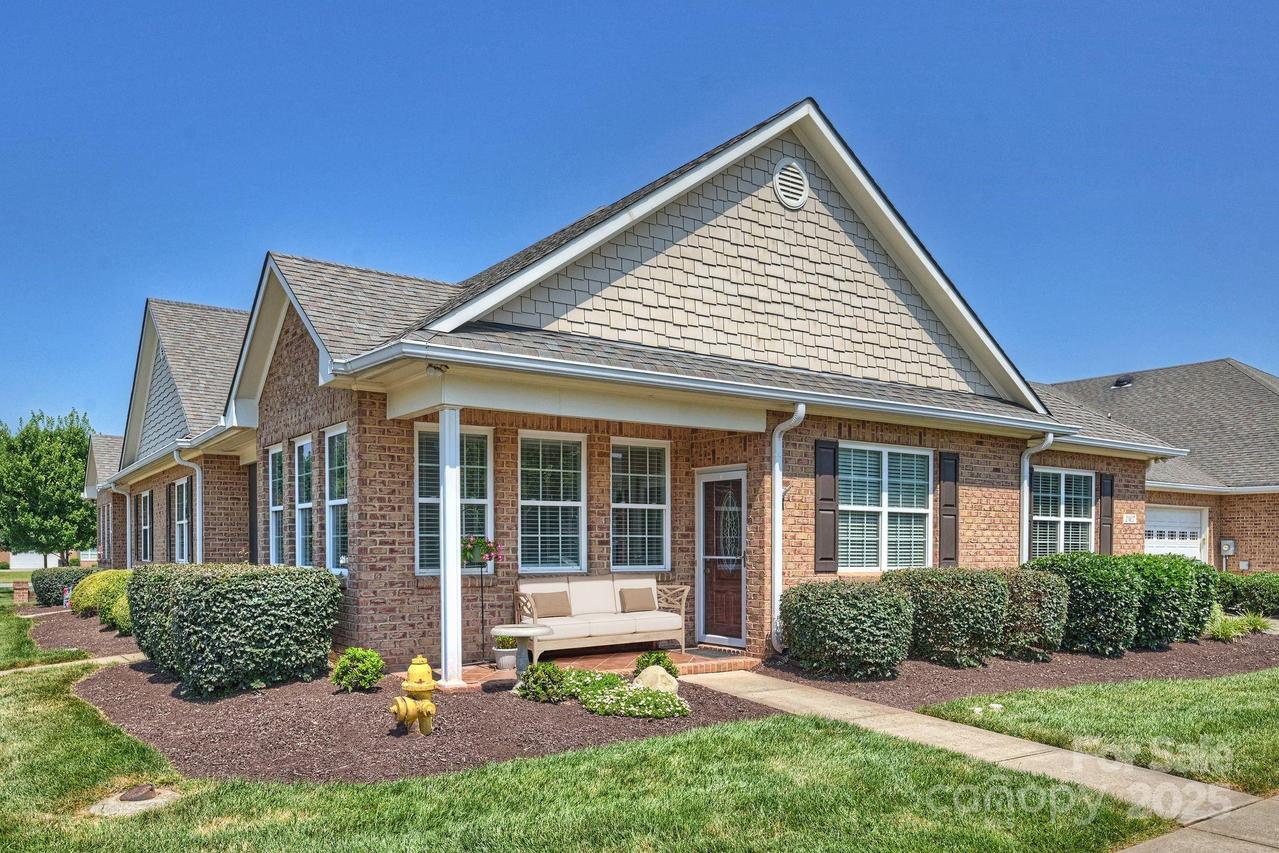 2407 Royal Anne Dr., Denver, NC 28037