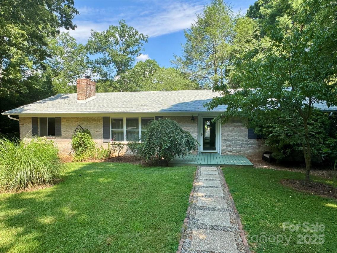 206 Rock Hill Ave., Hendersonville, NC 28792