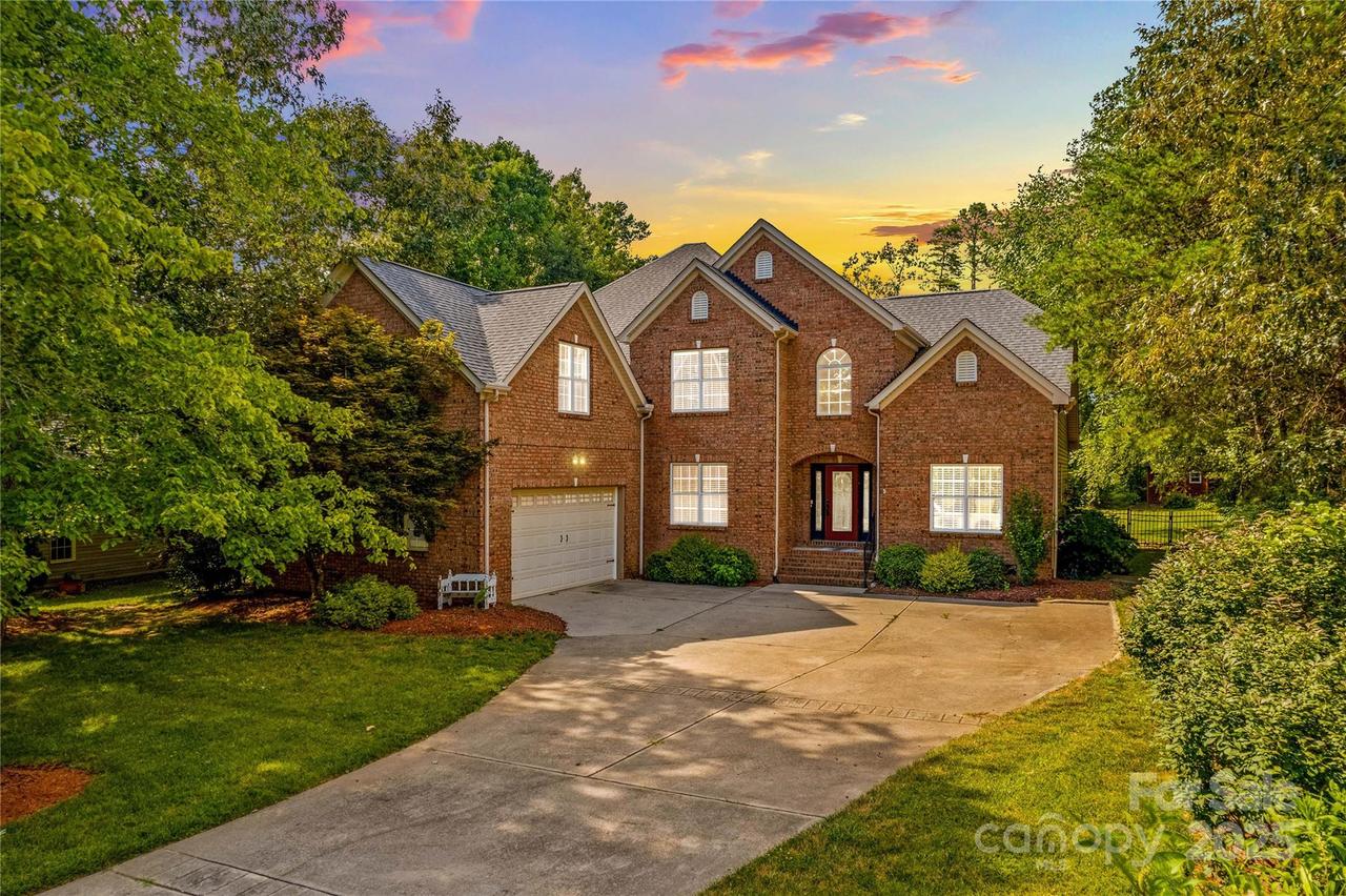 4858 Sagittarius Cir., Denver, NC 28037