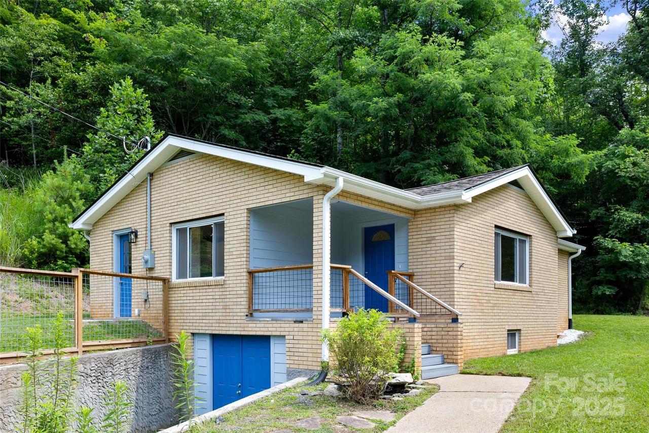 2396 Hwy 9 Hwy., Black Mountain, NC 28711