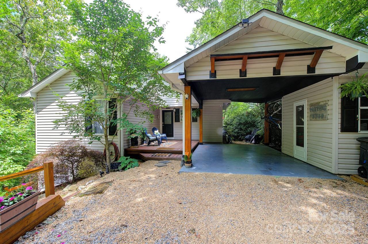554 Pisgah Forest Dr., Pisgah Forest, NC 28768