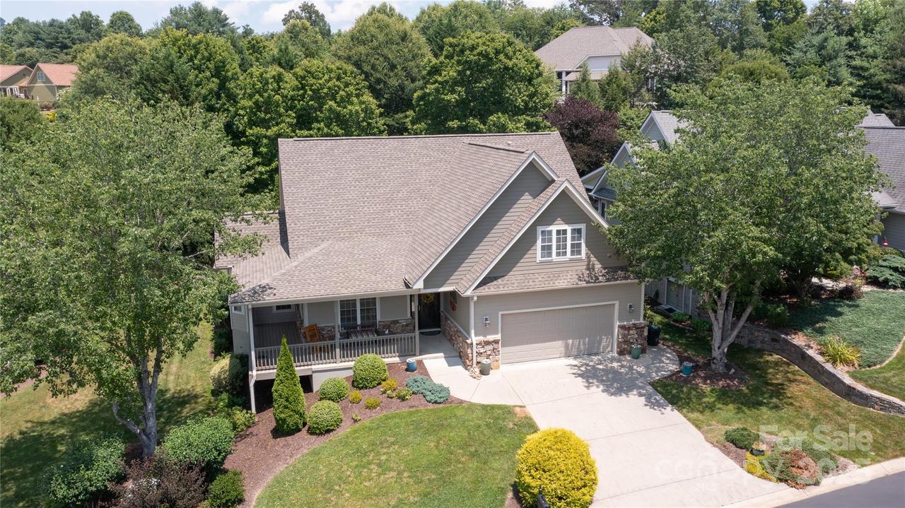 245 Whistlewood Ln., Hendersonville, NC 28739