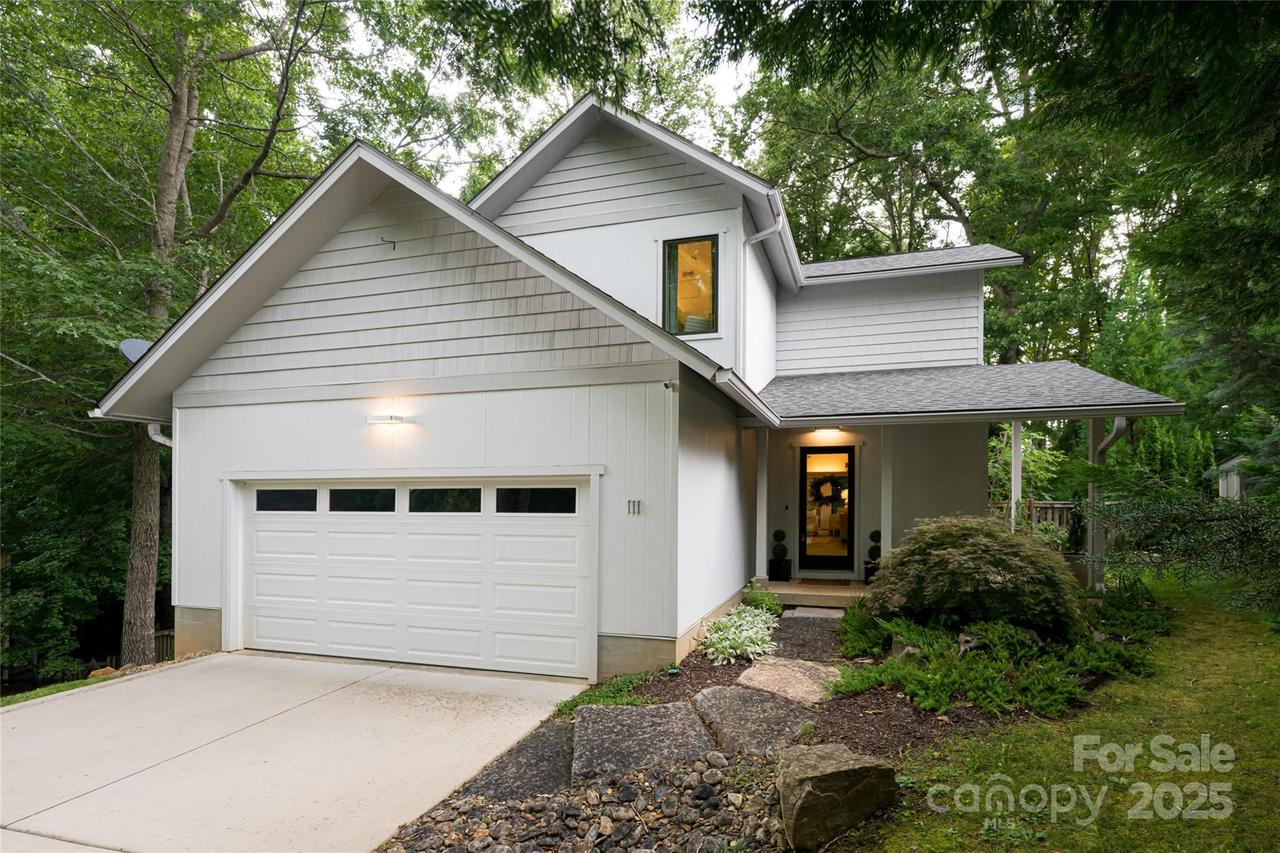 111 Bilberry Ln., Candler, NC 28715