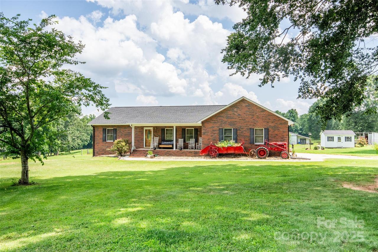 307 Lone Pine Rd., Statesville, NC 28625